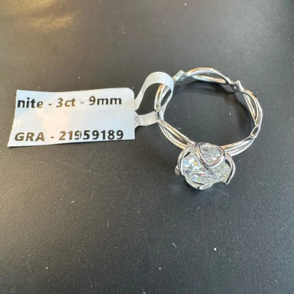 Solitaire Moissanite 3 ct in 925 Sterling Silver - Picture 2 of 4